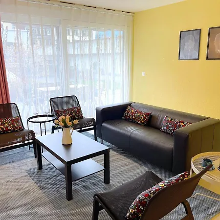 Holiday home Swisshut Modern 10min West Station - Markt