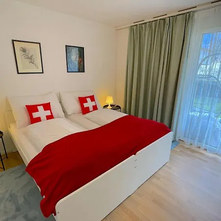Holiday home Swisshut Modern 10min West Station - Markt Interlaken